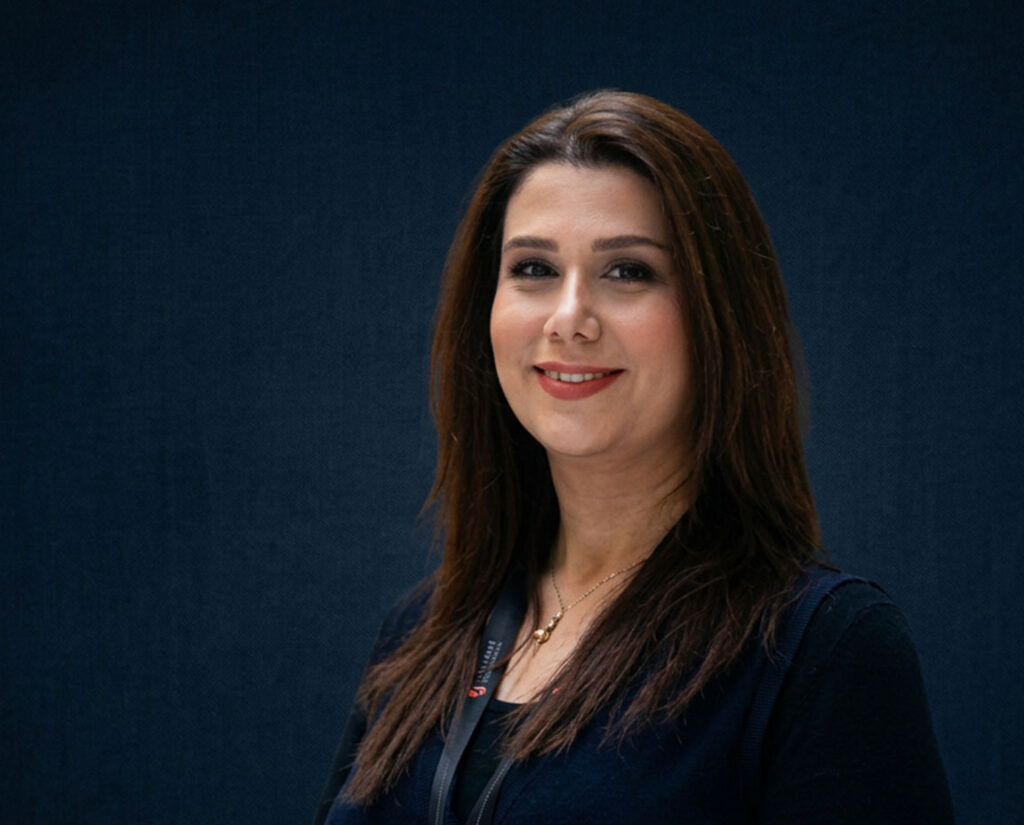 Dr Moura Mehravar